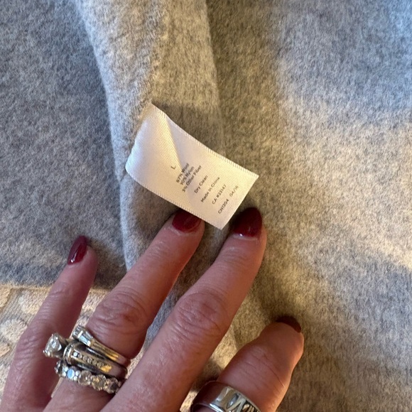 Stylish Gray Plaid Women's Jacket - Picture 2 of 2